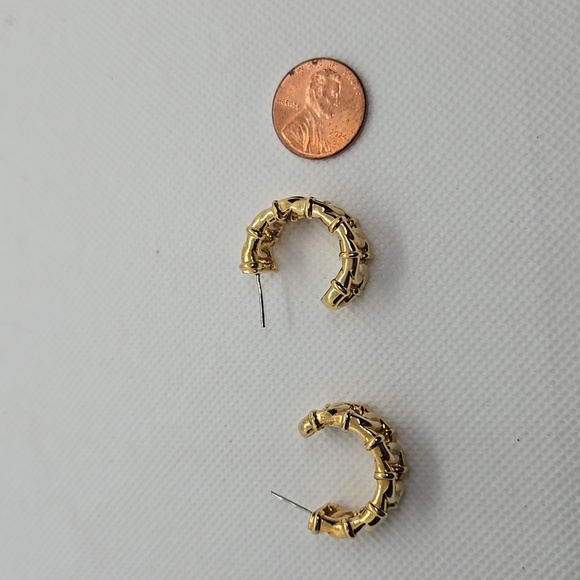 Gold Chain Link Hoop Earrings - Picture 14 of 14